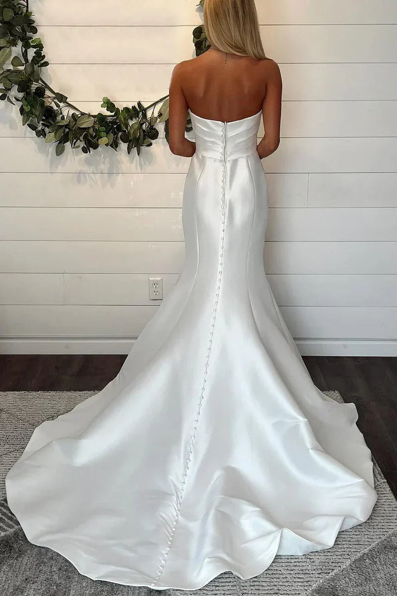 Vestidos de novia de satén sin tirantes y corte sirena